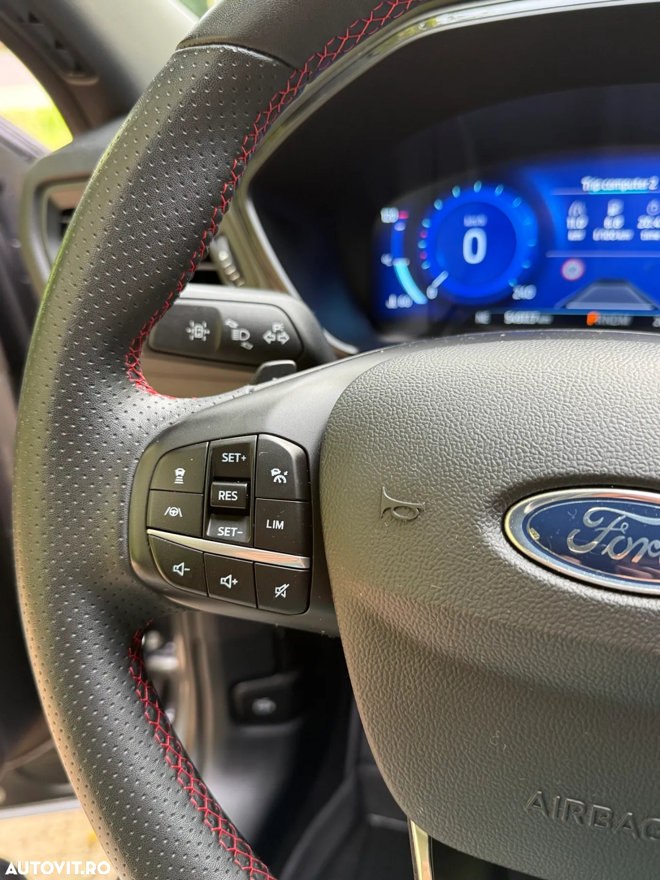 Ford Kuga 2.0 EcoBlue A8 AWD ST Line X - 19