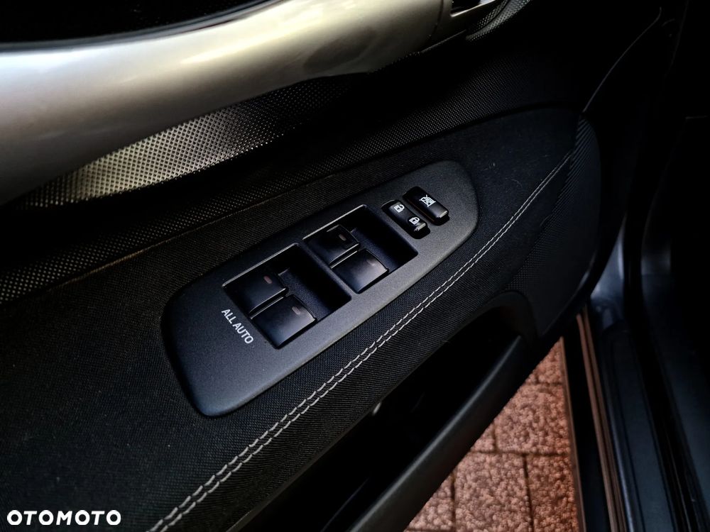 Toyota Auris 1.6 Premium - 24