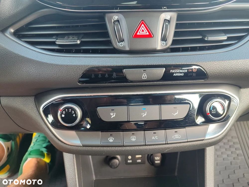 Hyundai i30 1.6 CRDi Comfort - 17