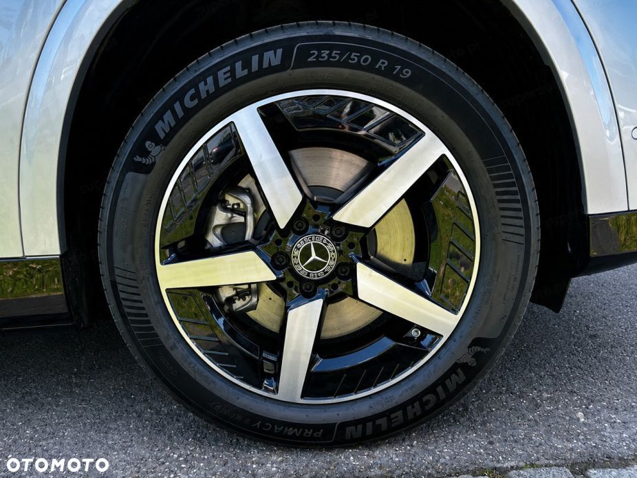 Mercedes-Benz GLB - 12