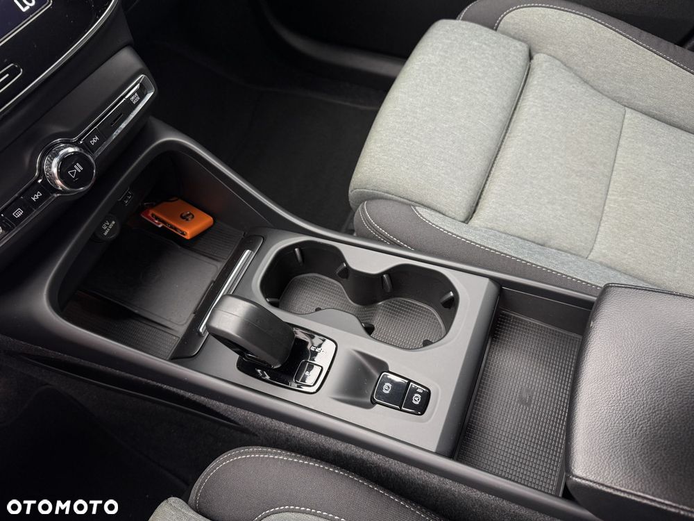 Volvo XC 40 T4 Plug-In Hybrid Core - 28