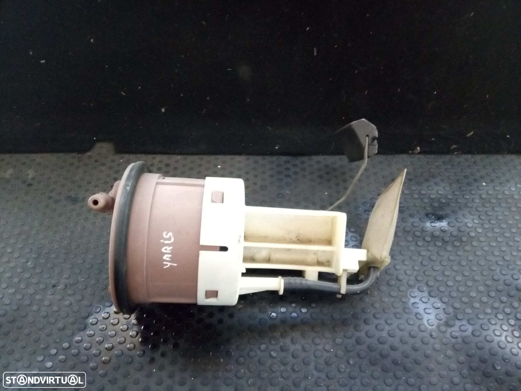 Bomba / Boia Combustivel  Toyota Yaris (_P1_) - 1