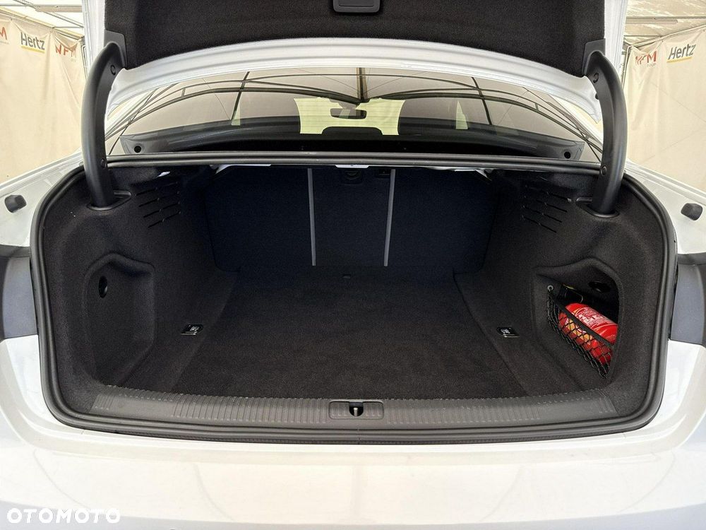 Audi A4 Limousine - 20