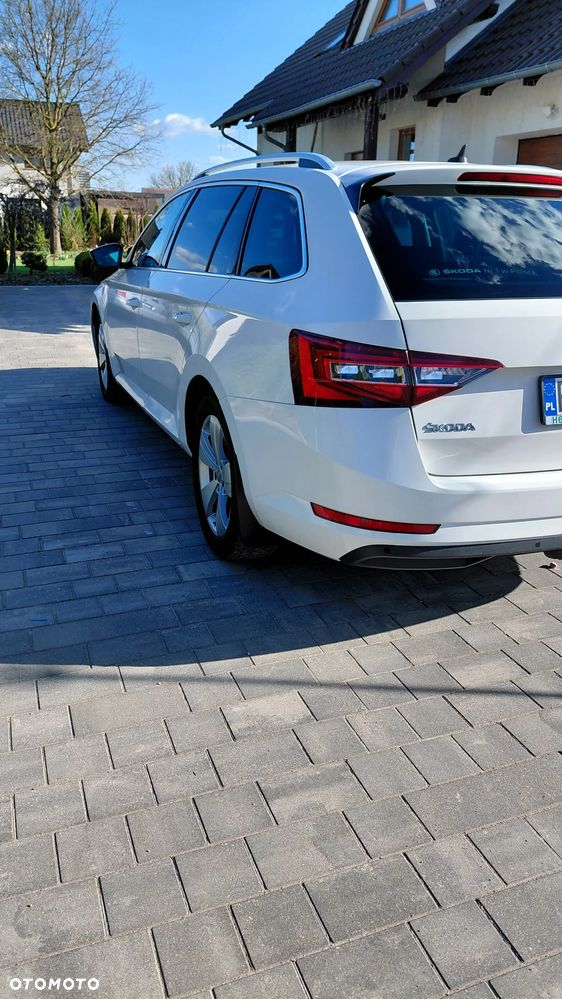 Skoda Superb 2.0 TDI Style DSG - 4