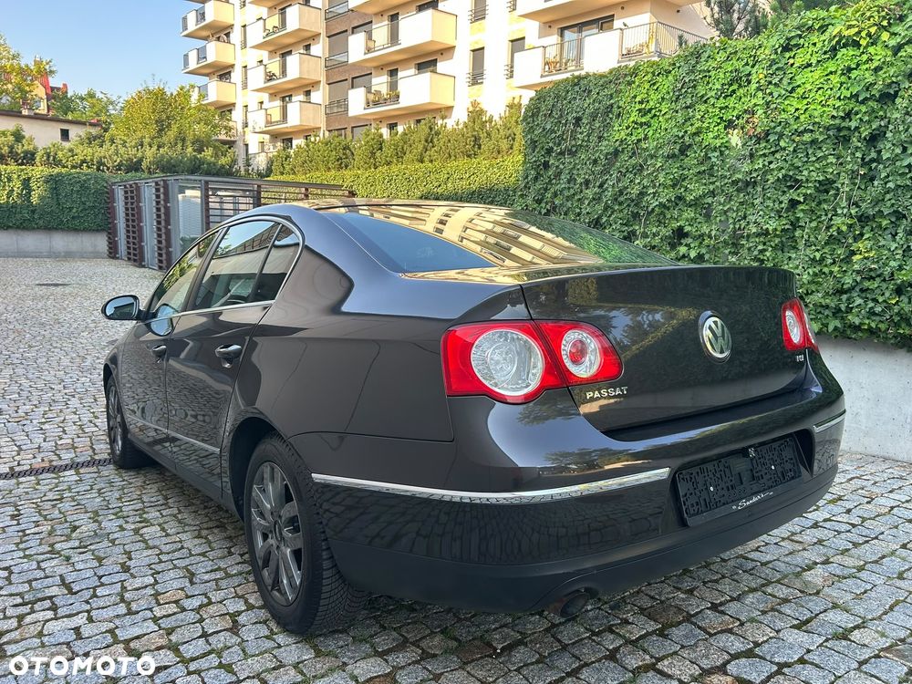 Volkswagen Passat 1.6 FSI Comfortline - 9