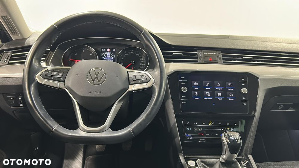 Volkswagen Passat - 10