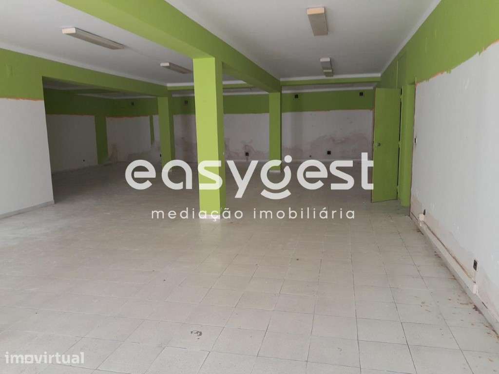 Loja ampla no Centro da cidade de Beja, com 137 m2, Wc e arrumos - Grande imagem: 3/13
