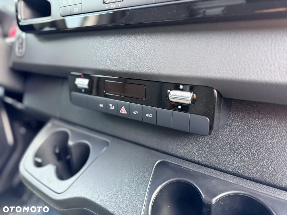 Mercedes-Benz Sprinter - 18