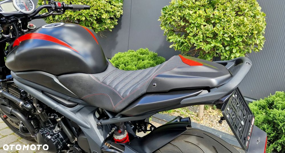 Triumph Speed Triple - 35