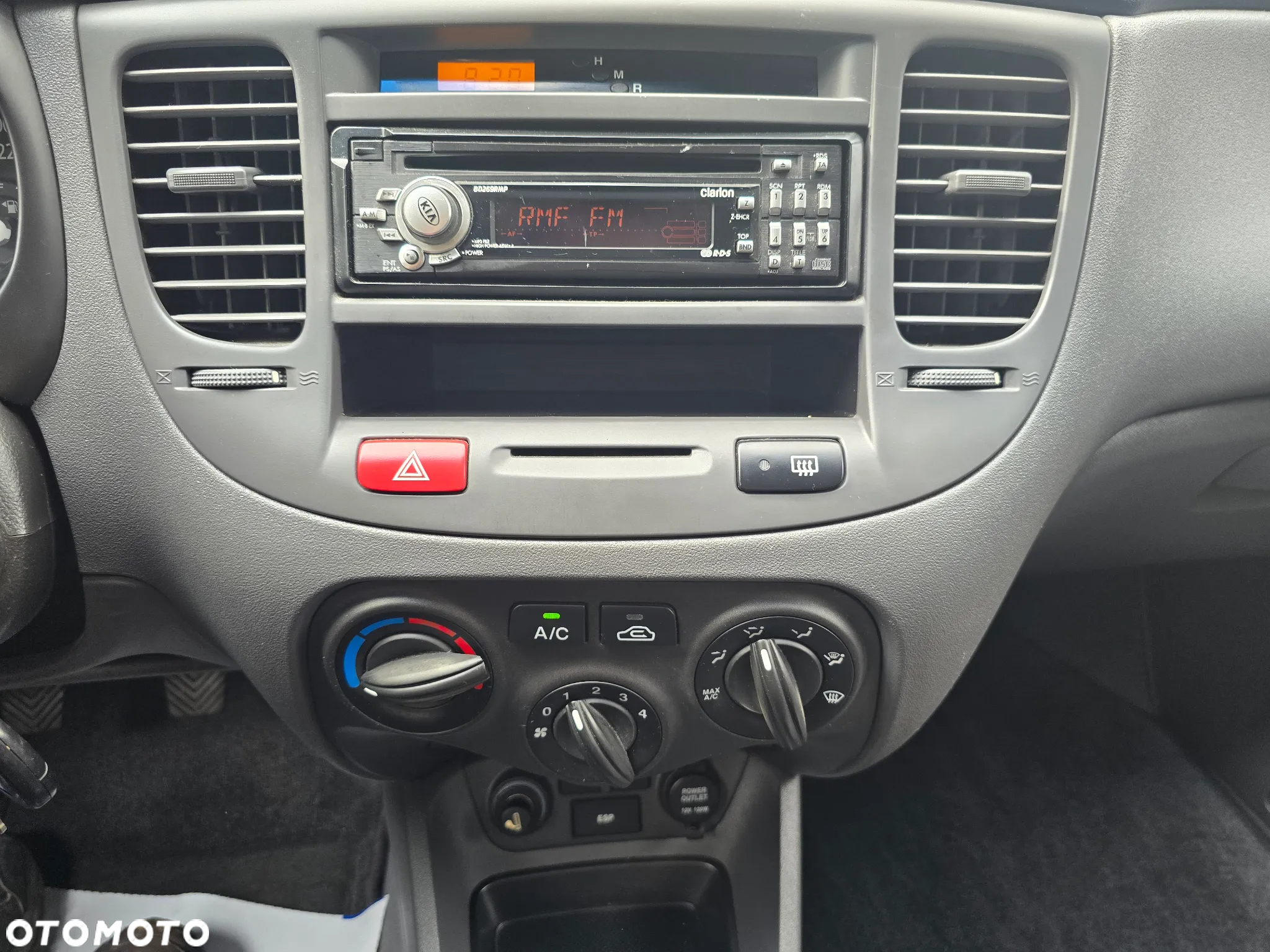 Kia Rio 1.4 Comfort - 21