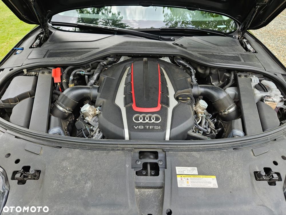 Audi S8 - 8
