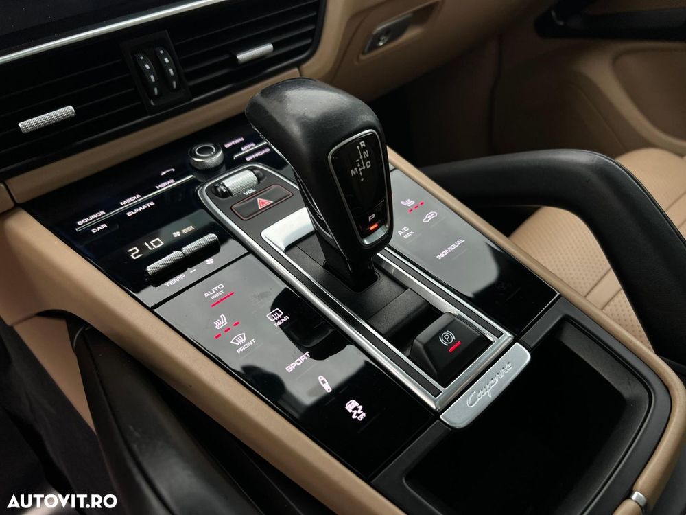 Porsche Cayenne - 15