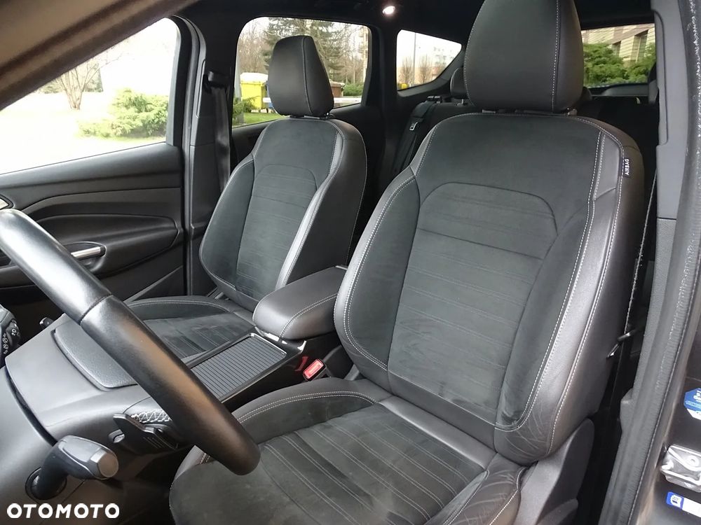 Ford Kuga 2.0 TDCi 4x4 ST-Line - 17