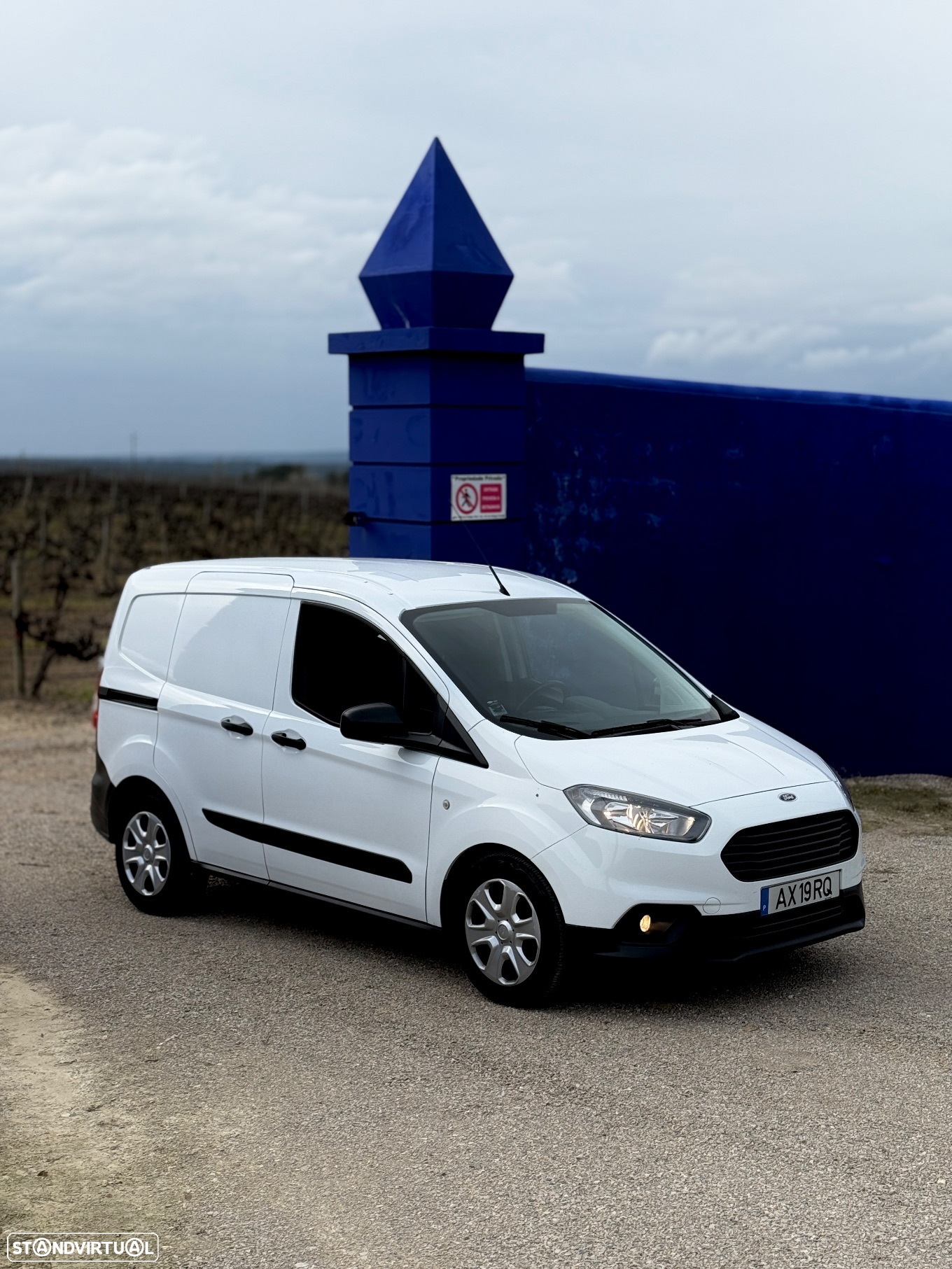 Ford Transit Courier - 10