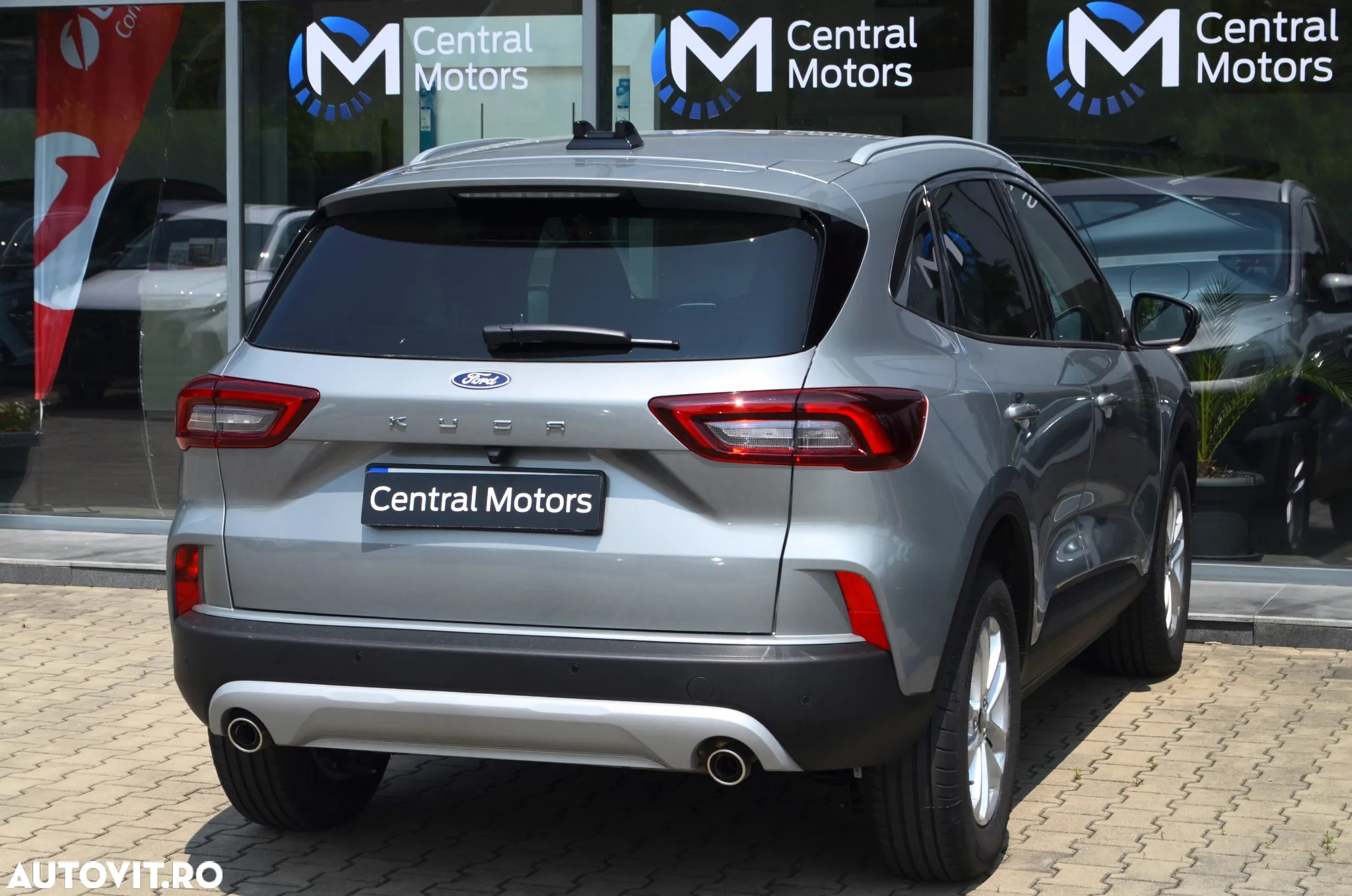 Ford Kuga 1.5 EcoBoost A8 FWD Titanium - 6