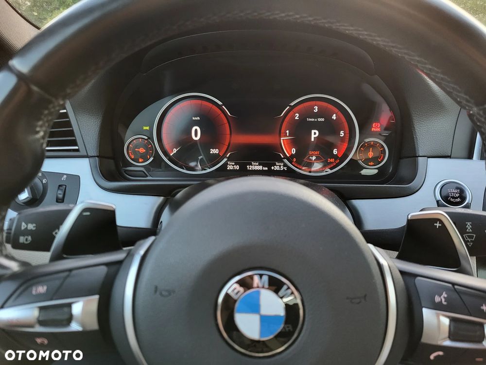 BMW Seria 5 525d xDrive - 15