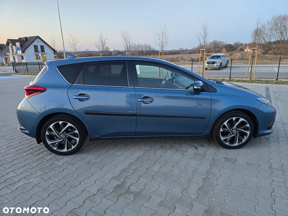 Toyota Auris 1.6 Premium Comfort - 7