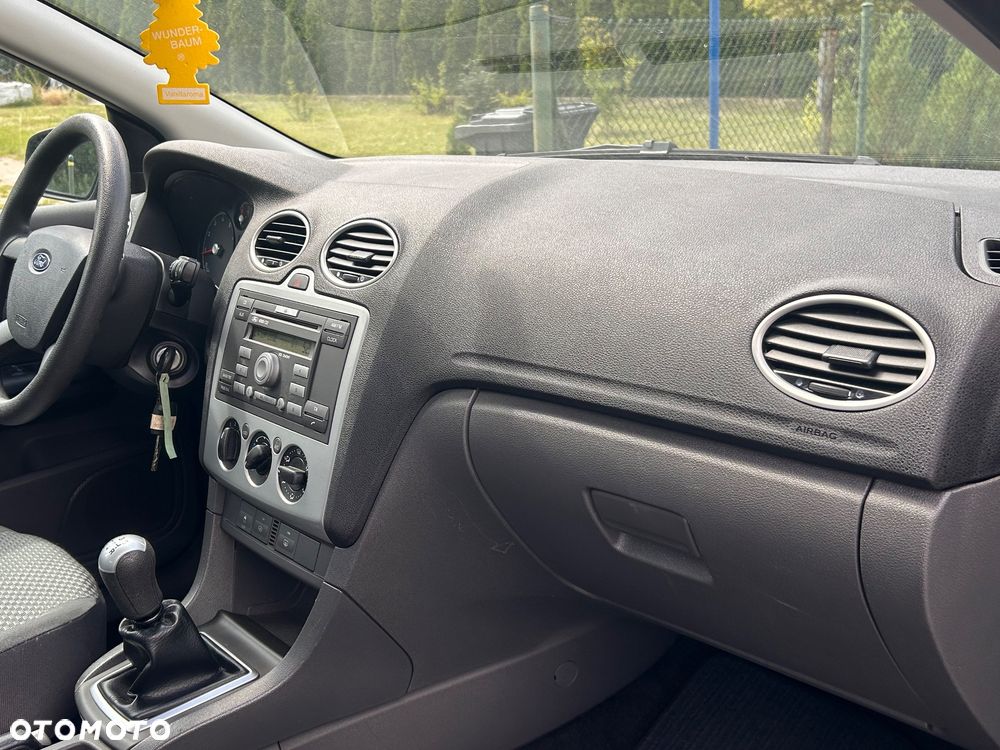 Ford Focus 1.6 16V Style - 28
