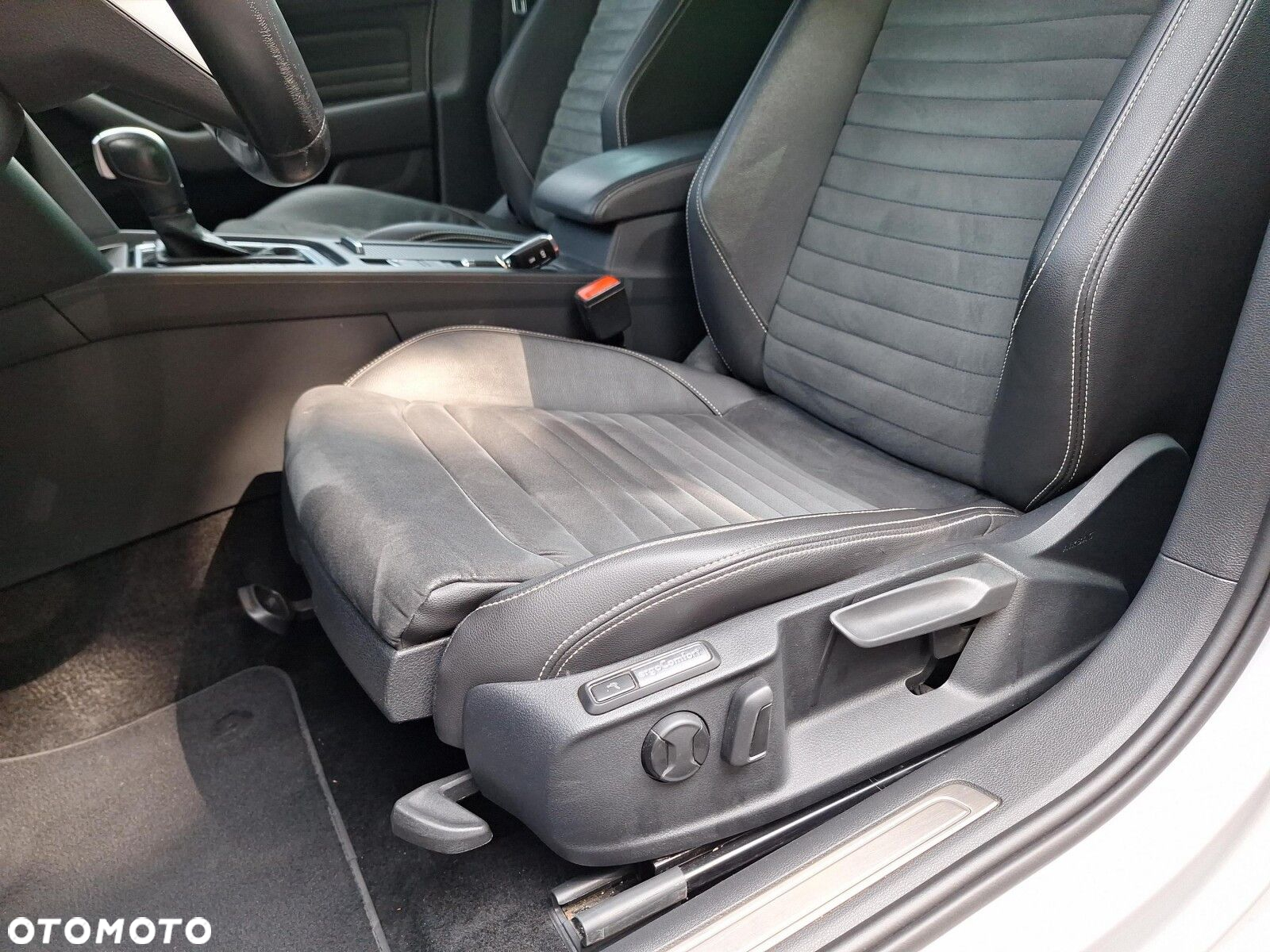 Volkswagen Passat 2.0 TDI 4Mot Elegance DSG - 10