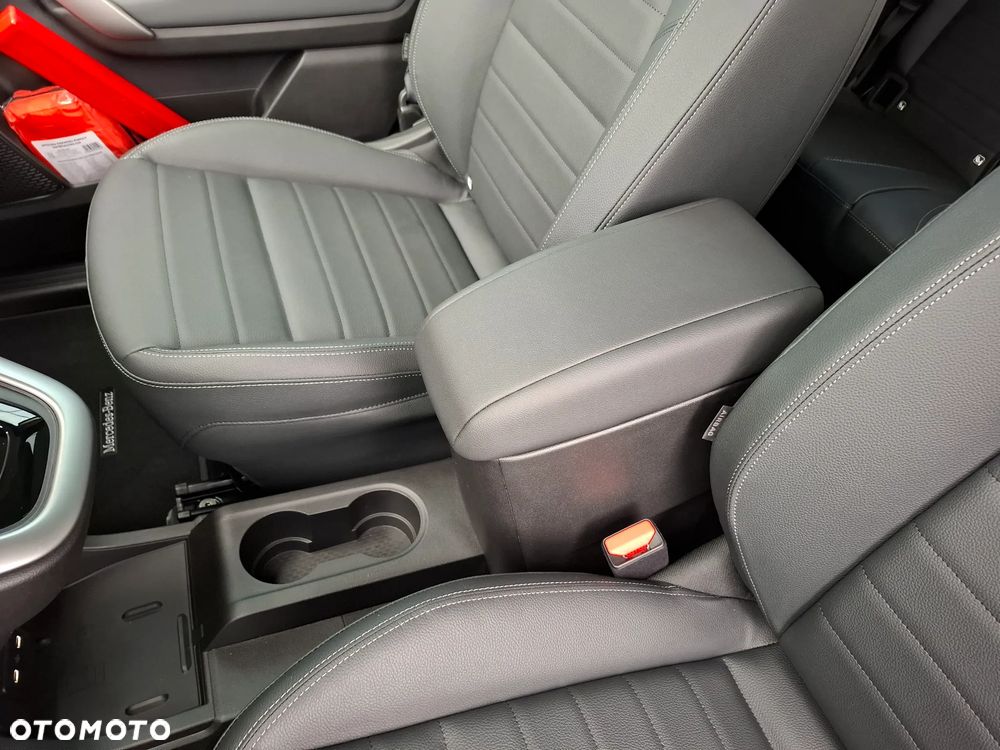 Mercedes-Benz Klasa T 180 d Progressive - 35