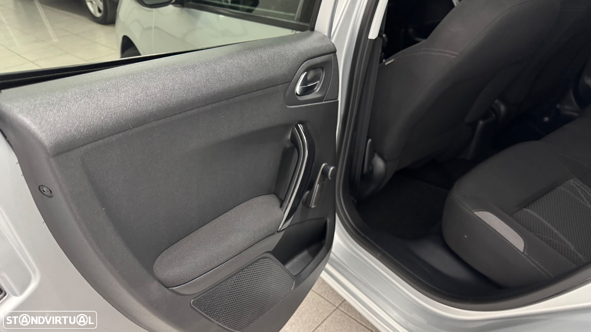 Peugeot 208 1.2 VTi Allure - 30