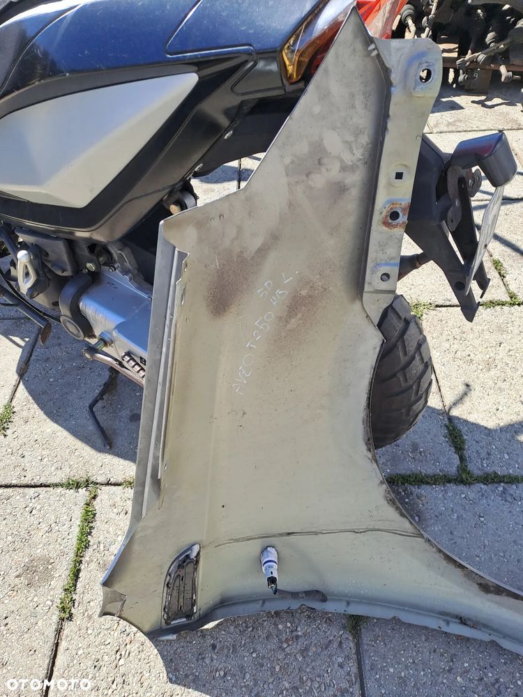 Chevrolet Aveo T250 T255 błotniki kod lakieru 04U - 9