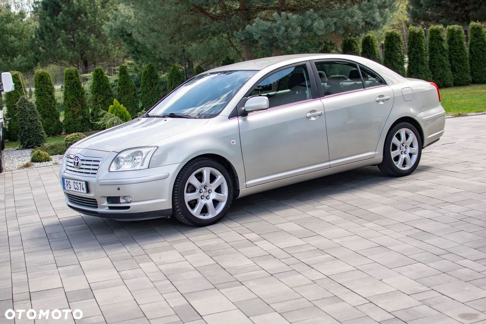 Toyota Avensis - 1