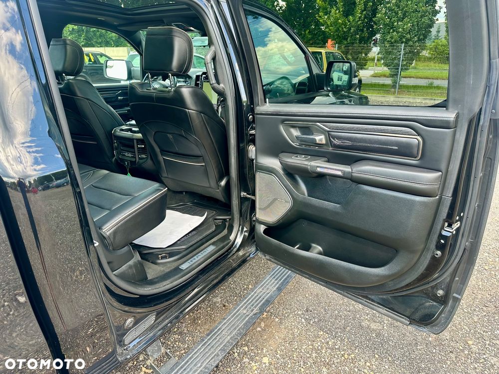 RAM 1500 Crew Cab Shortbed Limited - 33