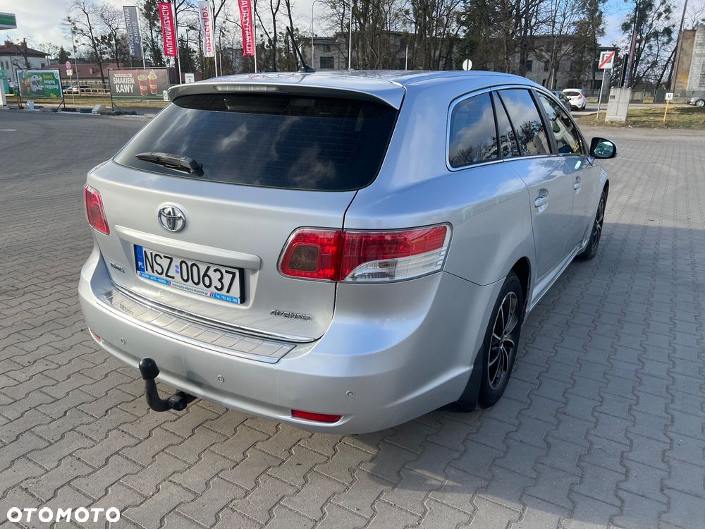 Toyota Avensis 2.0 D-4D - 5