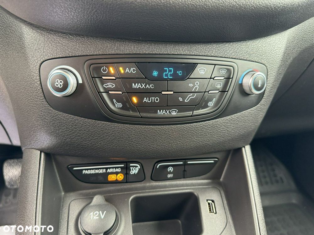 Ford Tourneo Courier - 25