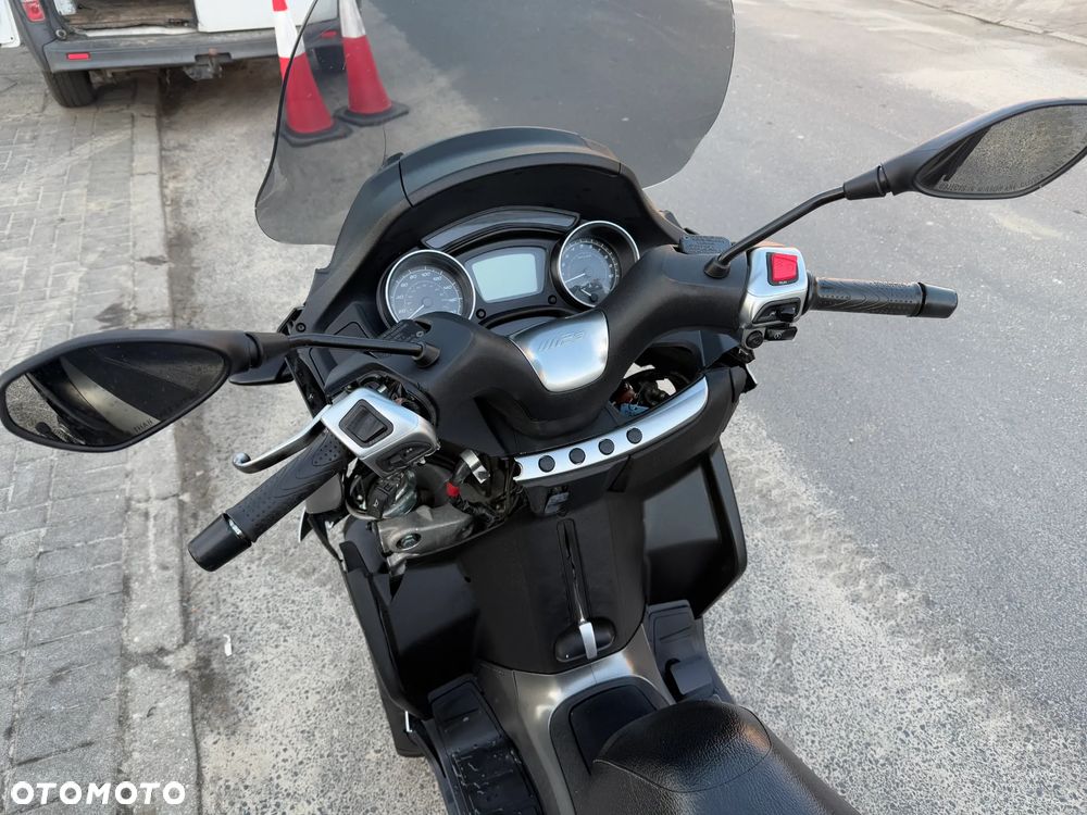 Piaggio MP-3 - 9