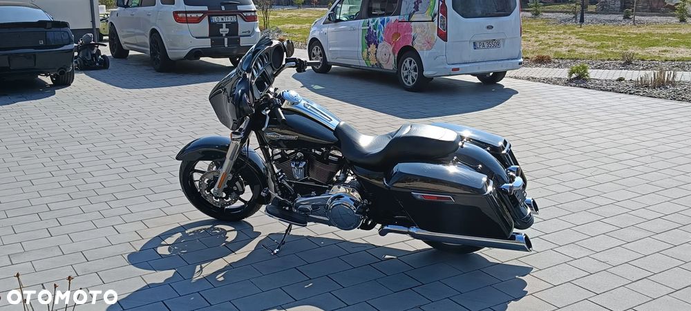 Harley-Davidson Touring Street Glide - 17