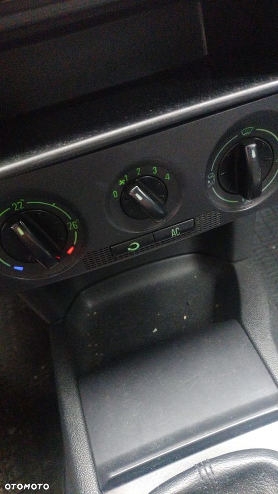 Skoda Fabia 1.4 16V Sport - 9