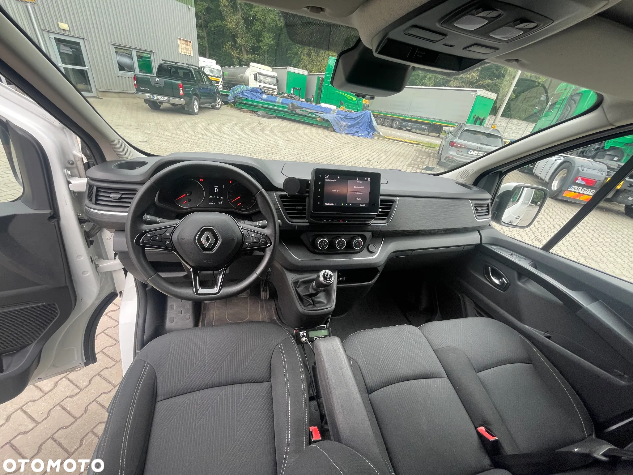 Renault Trafic - 12