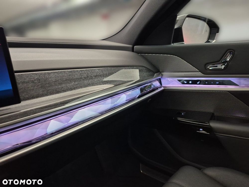 BMW Seria 7 - 36