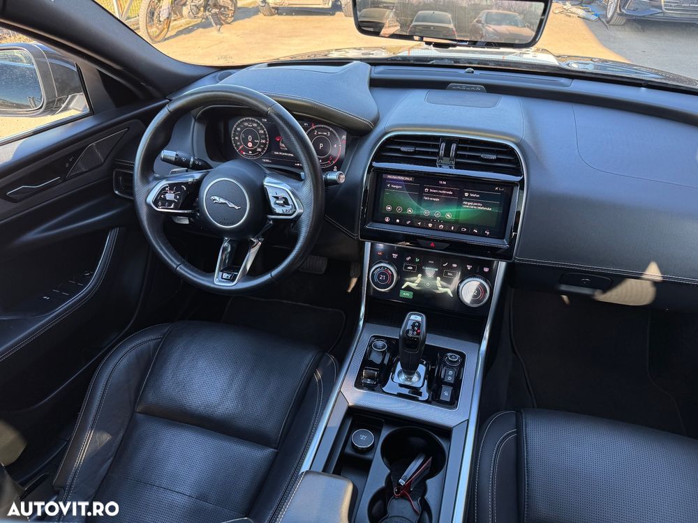 Jaguar XE D180 Aut. R-Dynamic S - 9