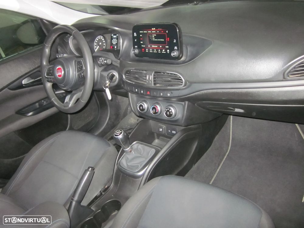 Fiat Tipo Station Wagon 1.0 GSE T3 City Life - 12