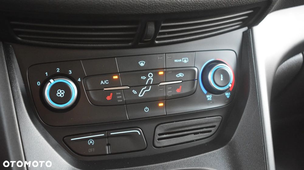 Ford Grand C-MAX - 32