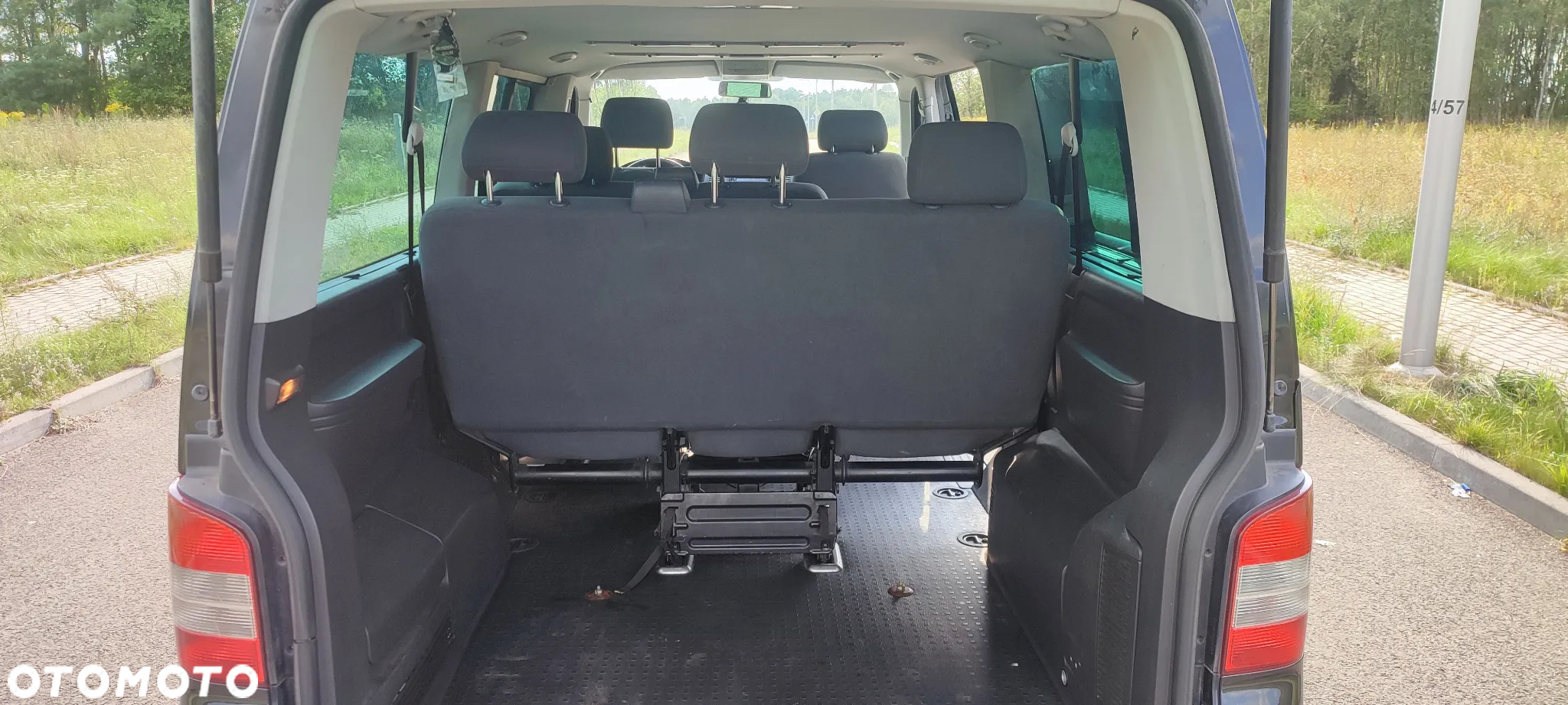 Volkswagen Caravelle - 16