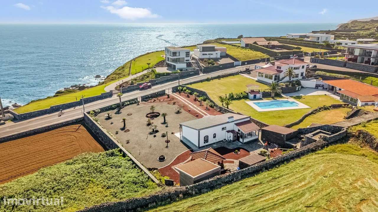 Moderna Moradia em São Bartolomeu de Regatos, Angra do Heroísmo - Grande imagem: 3/38