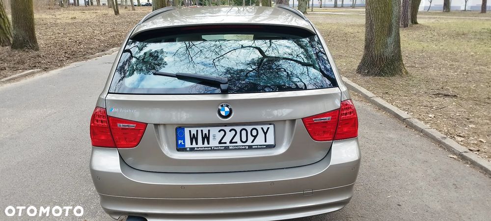 BMW Seria 3 320i - 3