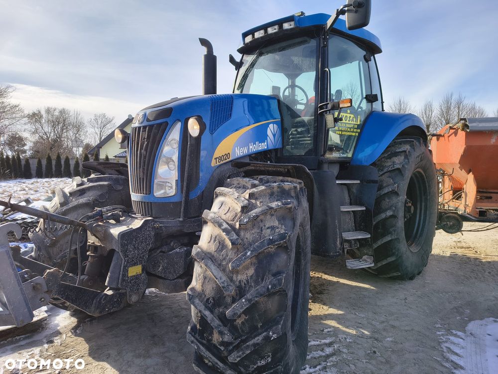 New Holland T8020 - 17