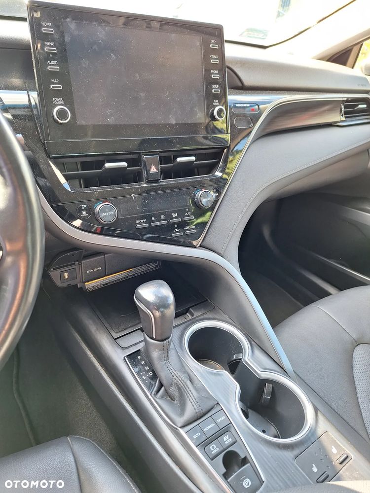 Toyota Camry - 10