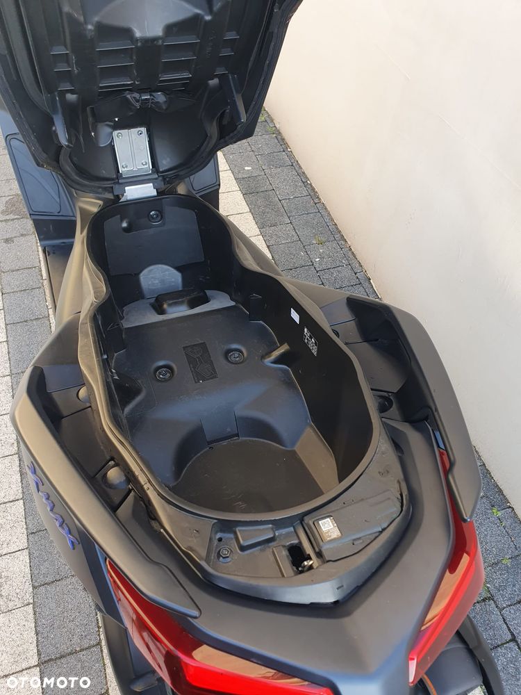 Yamaha X-max - 10