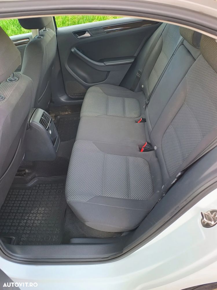 Volkswagen Jetta - 23