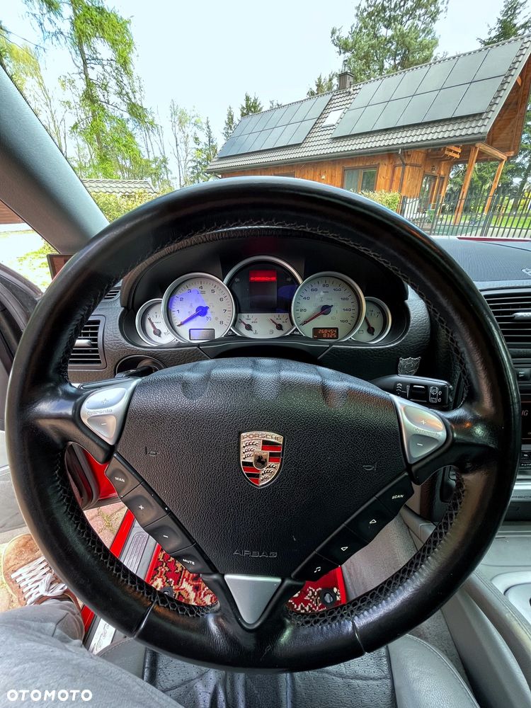 Porsche Cayenne - 30