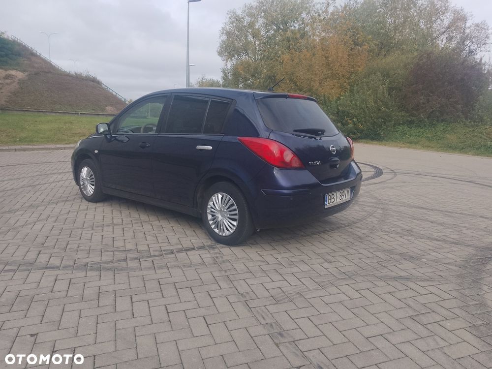 Nissan Tiida - 2
