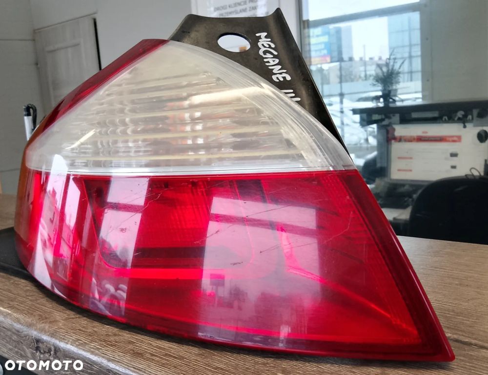 RENAULT MEGANE III HB 5D LAMPA LEWA - 3