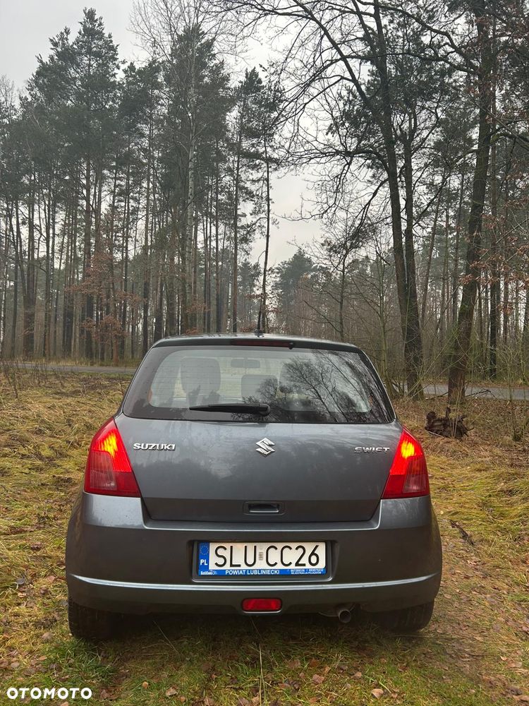 Suzuki Swift 1.3 Club - 3
