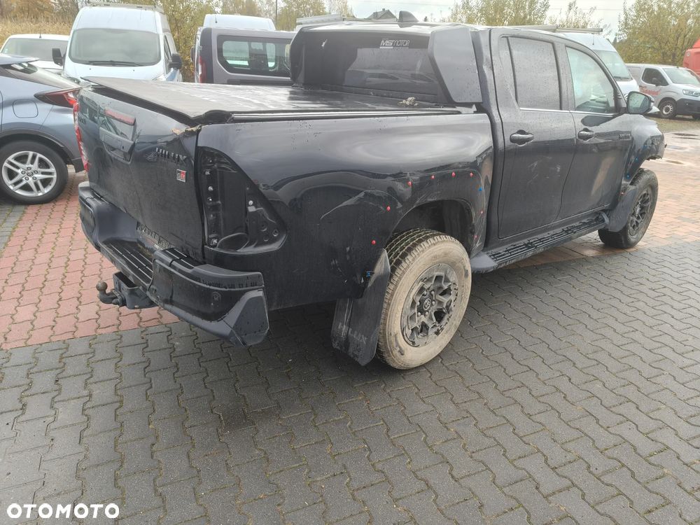 Toyota Hilux - 10